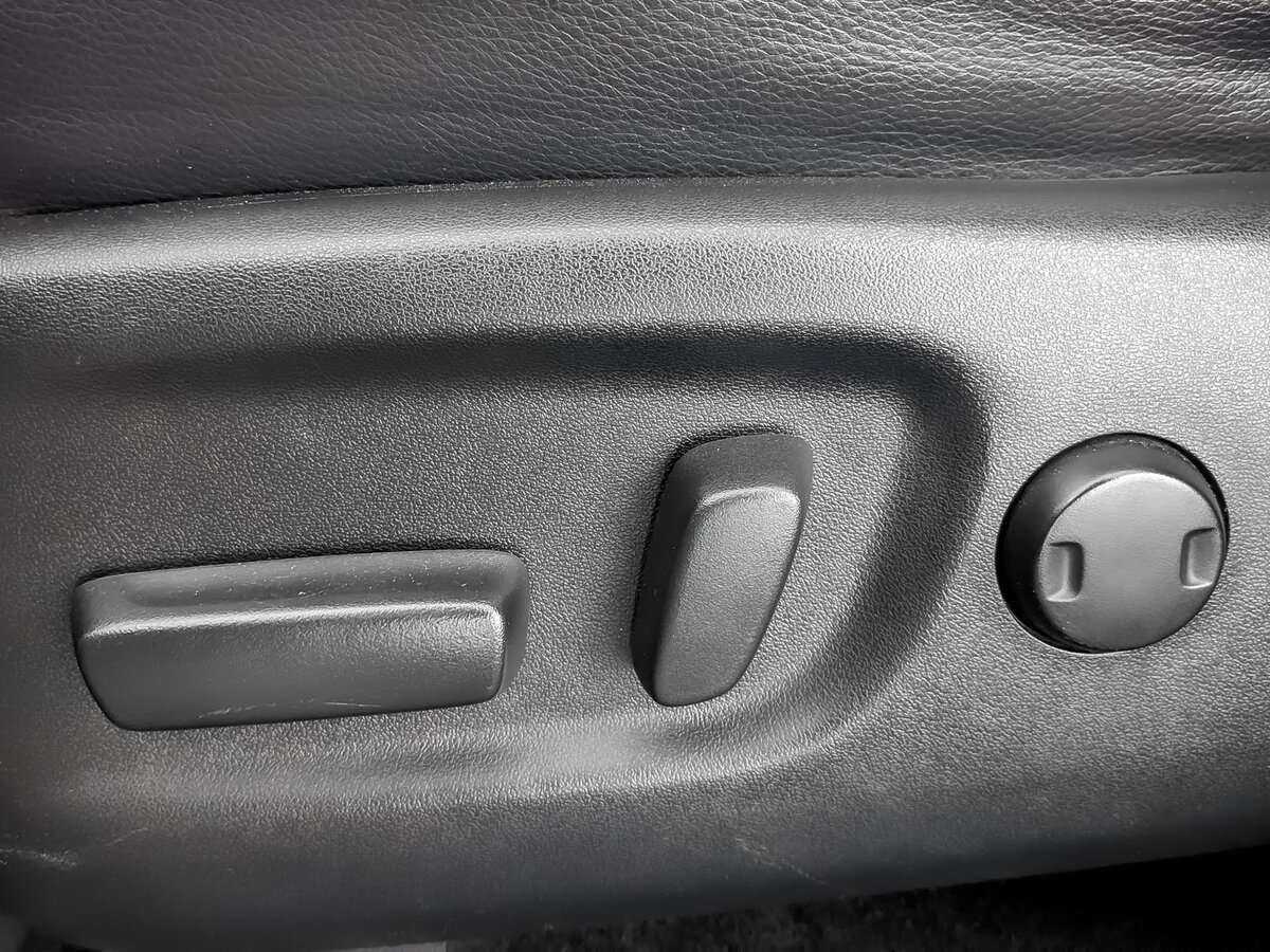 Toyota RAV4 с пробегом — 2017 год. Фото: #16