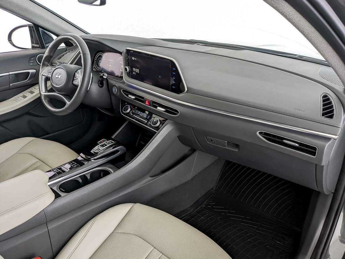 Hyundai Sonata с пробегом — 2022 год. Фото: #8