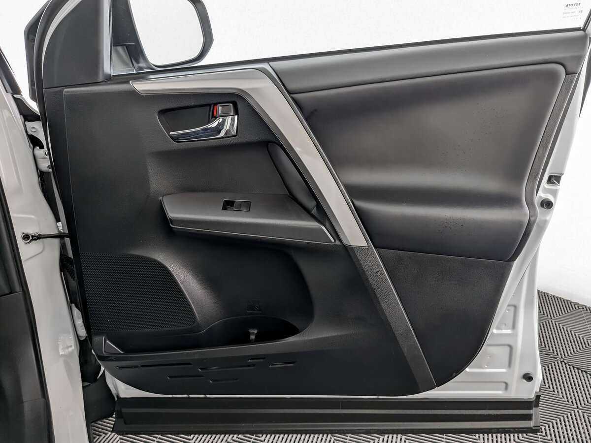 Toyota RAV4 с пробегом — 2019 год. Фото: #19