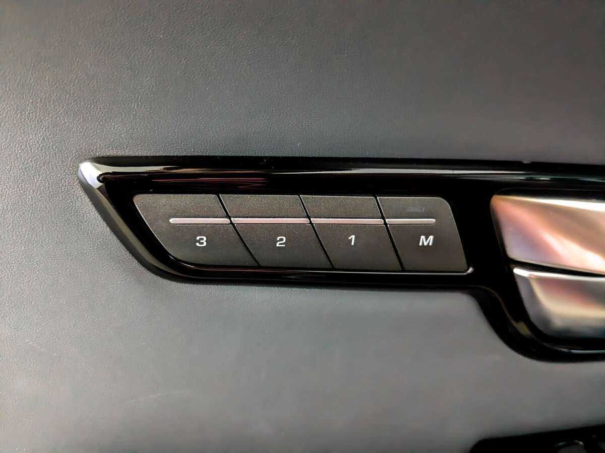 Land Rover Range Rover Evoque с пробегом — 2015 год. Фото: #21