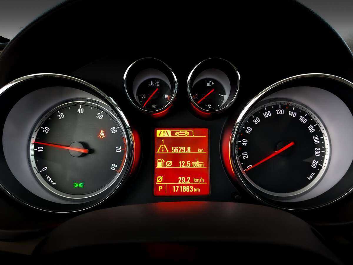 Opel Insignia с пробегом — 2012 год. Фото: #10