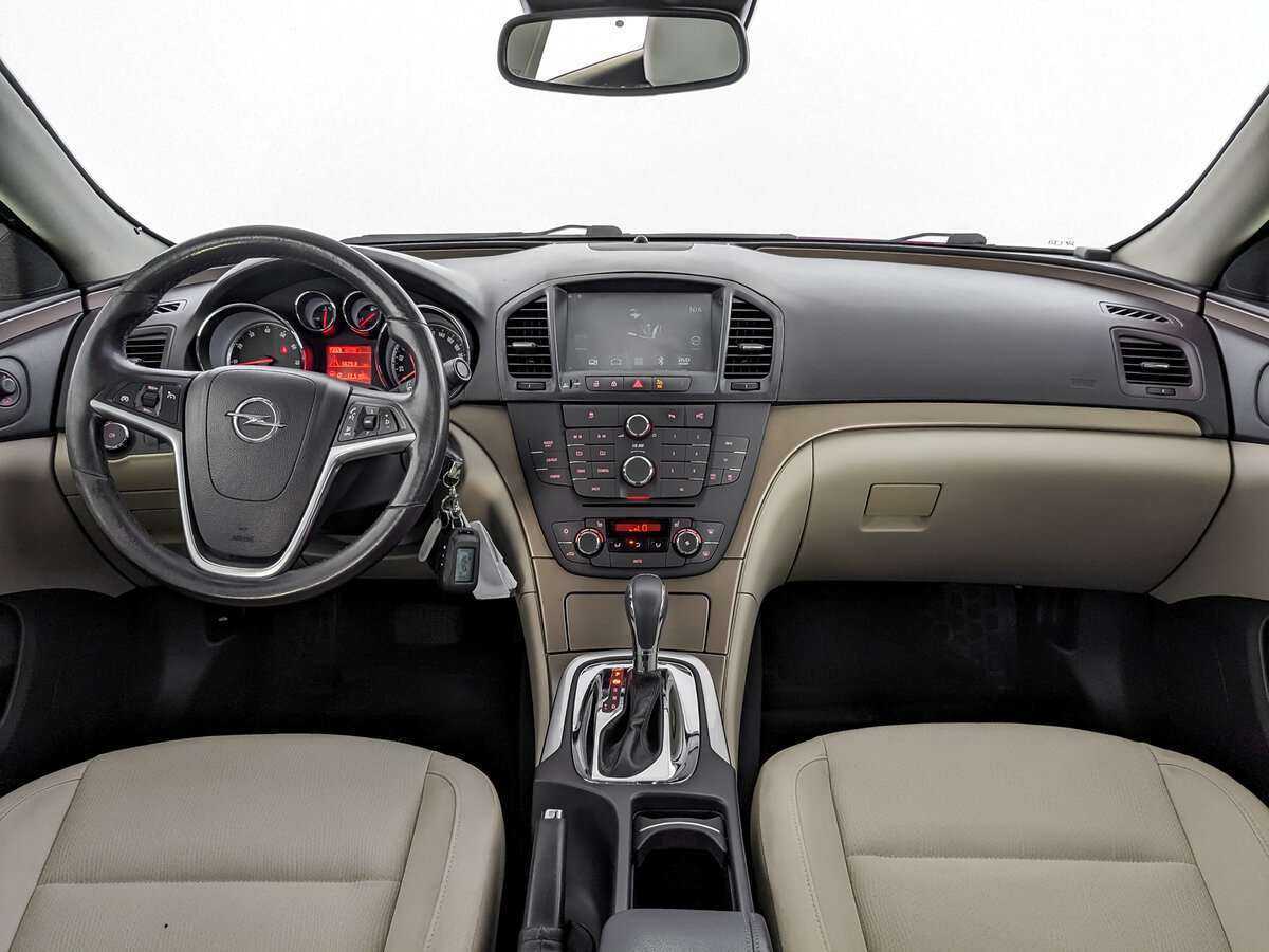 Opel Insignia с пробегом — 2012 год. Фото: #11