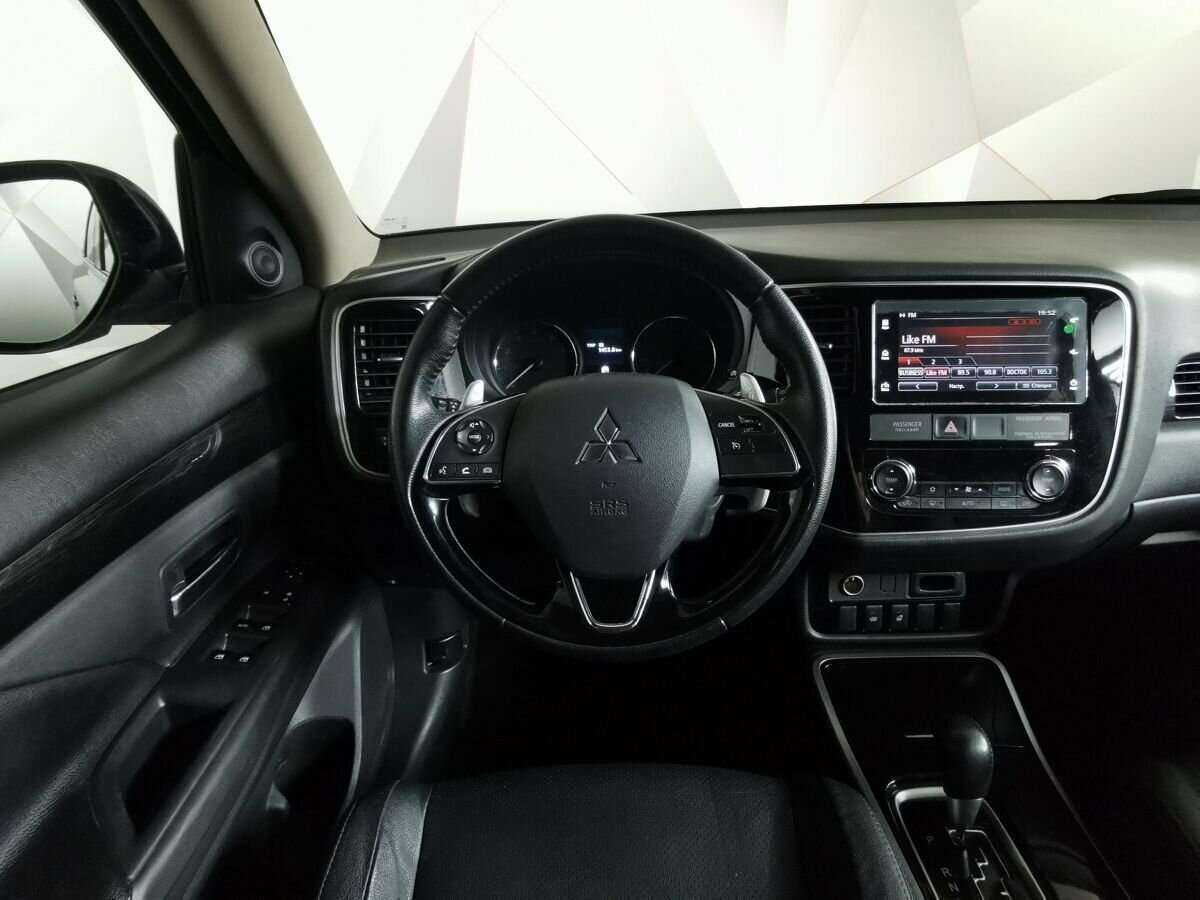 Mitsubishi Outlander с пробегом — 2018 год. Фото: #14