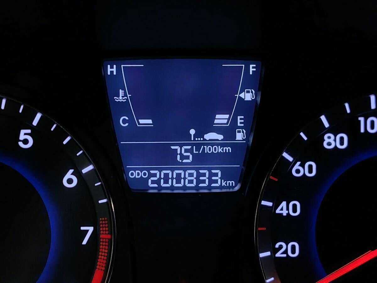 Hyundai Solaris с пробегом — 2013 год. Фото: #15