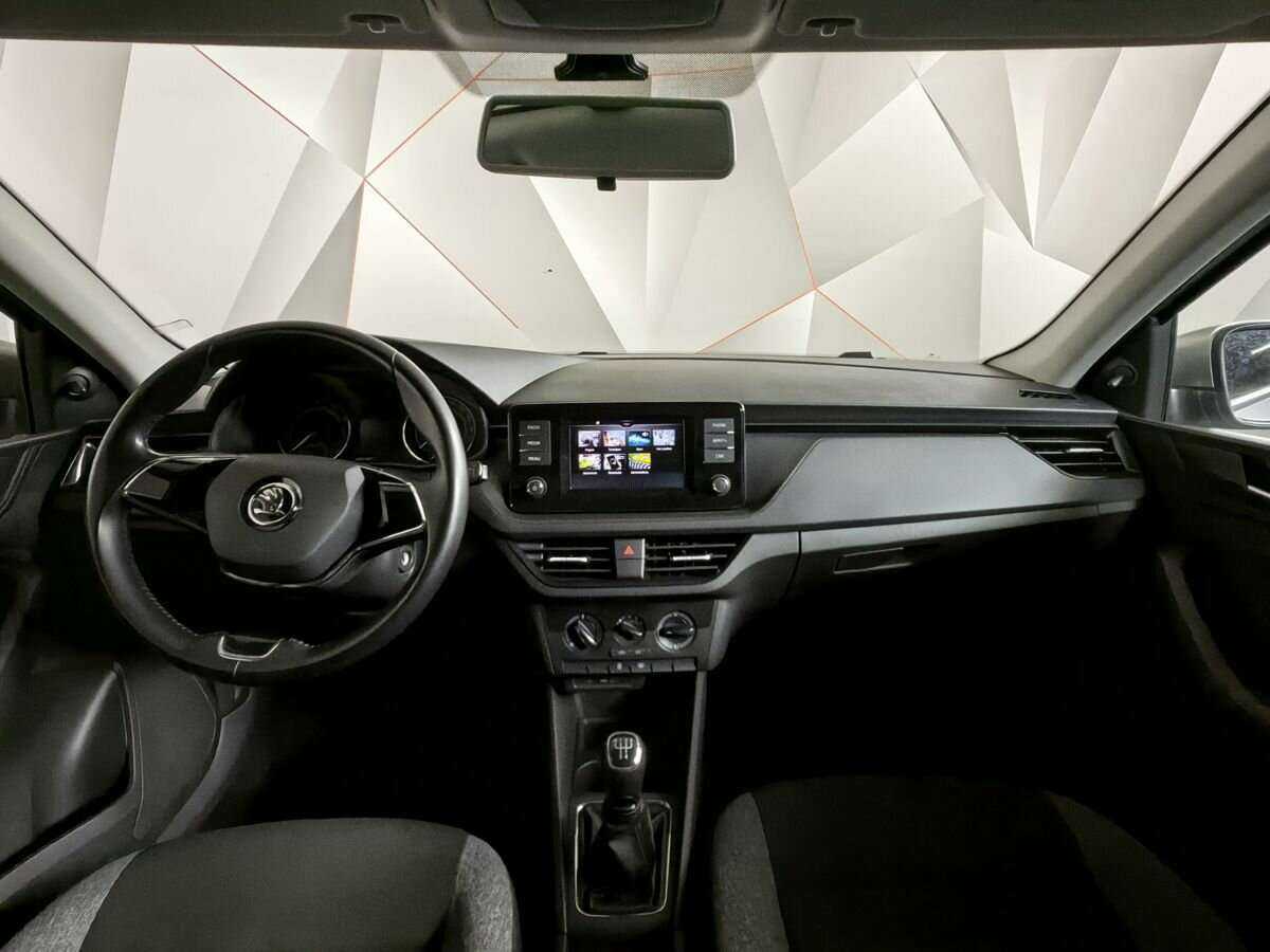 Skoda Rapid с пробегом — 2021 год. Фото: #9