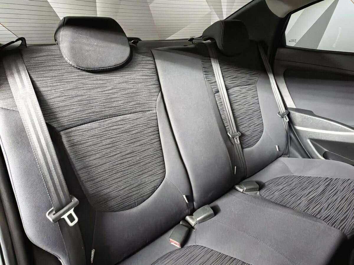 Hyundai Solaris с пробегом — 2016 год. Фото: #11