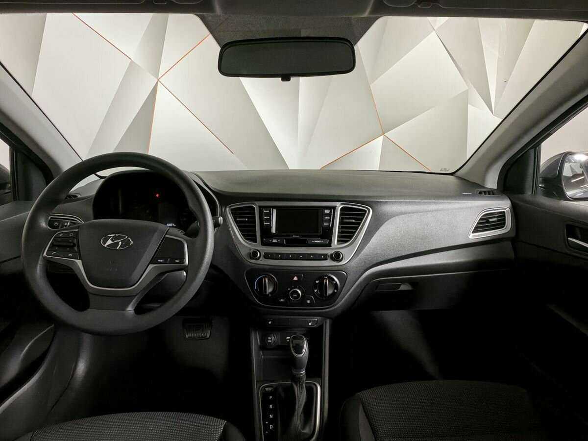 Hyundai Solaris с пробегом — 2022 год. Фото: #9