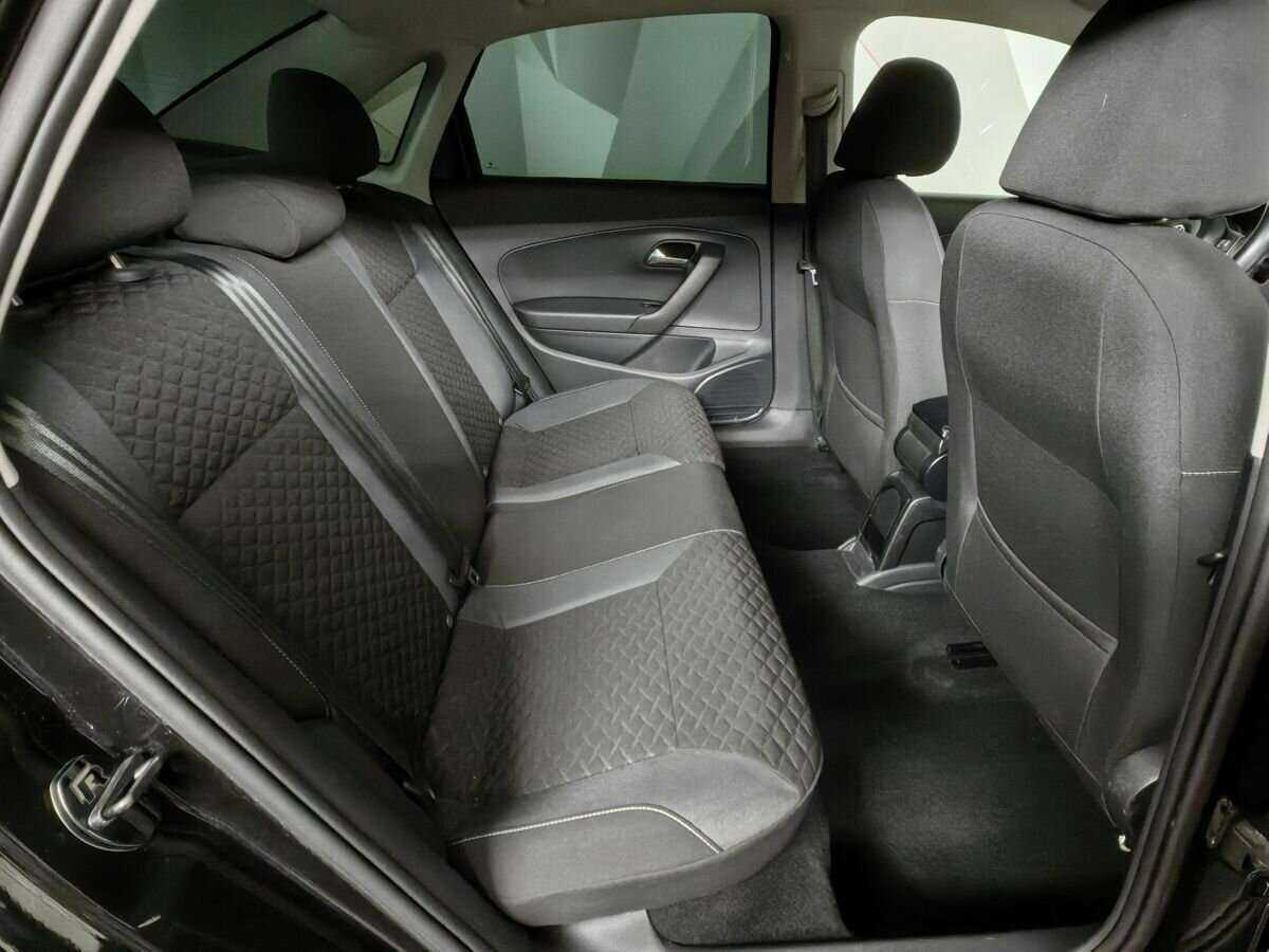 Volkswagen Polo с пробегом — 2018 год. Фото: #11