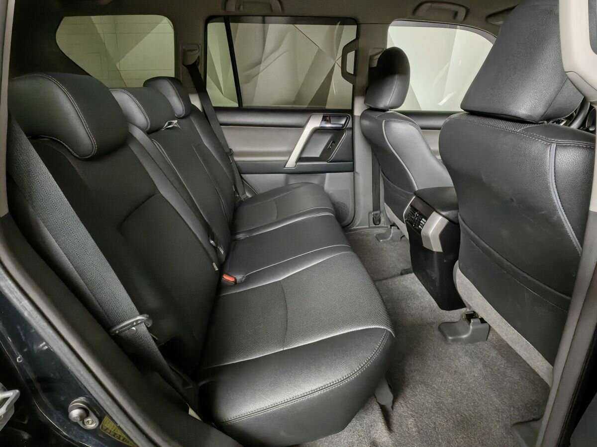 Toyota Land Cruiser Prado с пробегом — 2012 год. Фото: #11