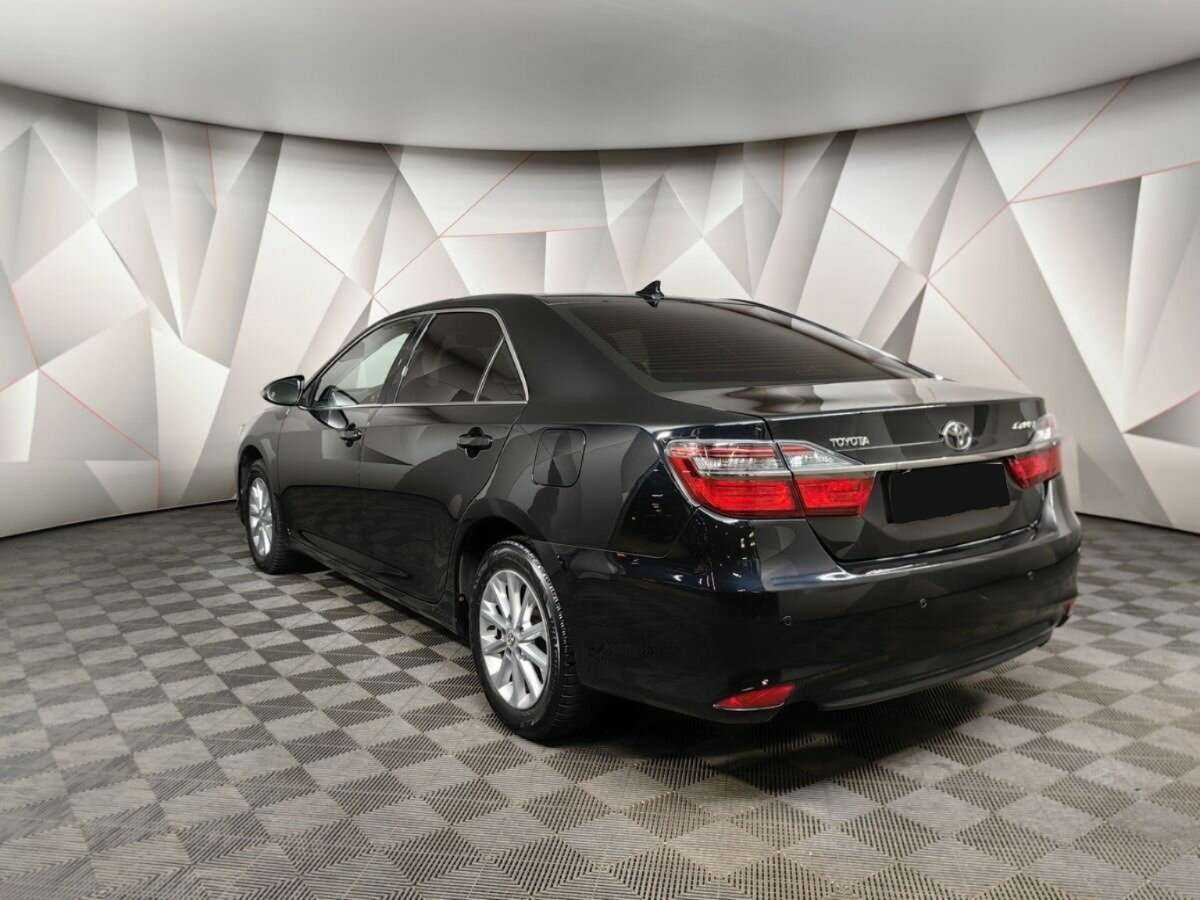 Toyota Camry с пробегом — 2017 год. Фото: #3