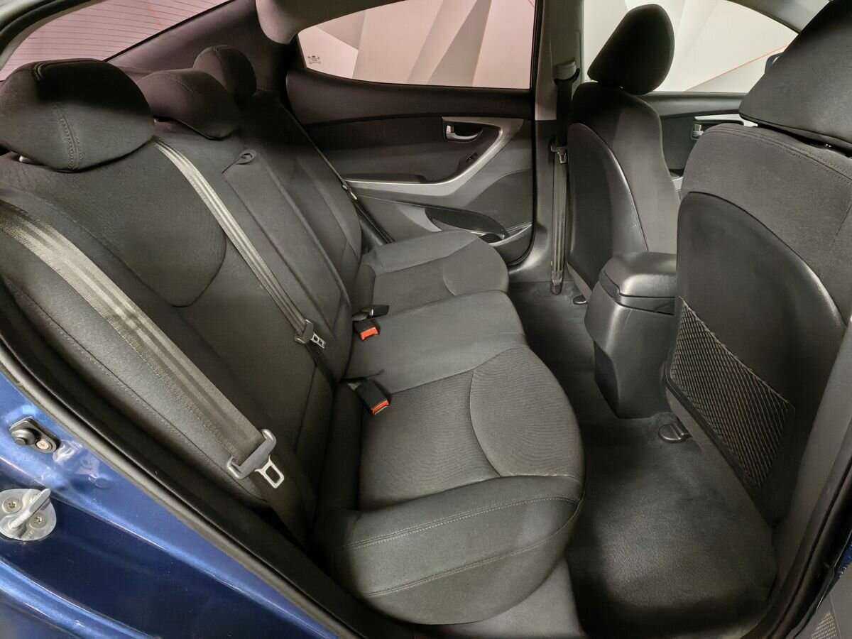 Hyundai Elantra с пробегом — 2015 год. Фото: #11