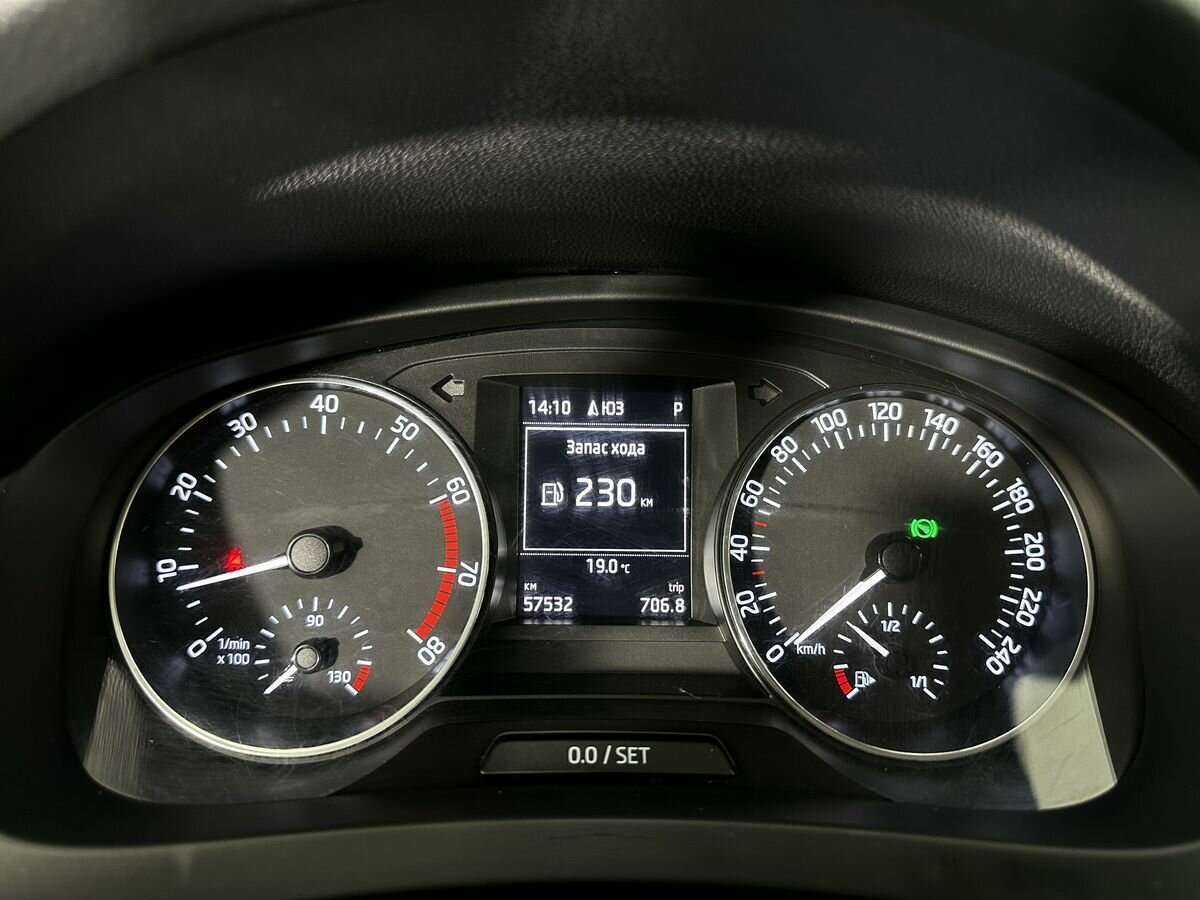 Skoda Rapid с пробегом — 2016 год. Фото: #12