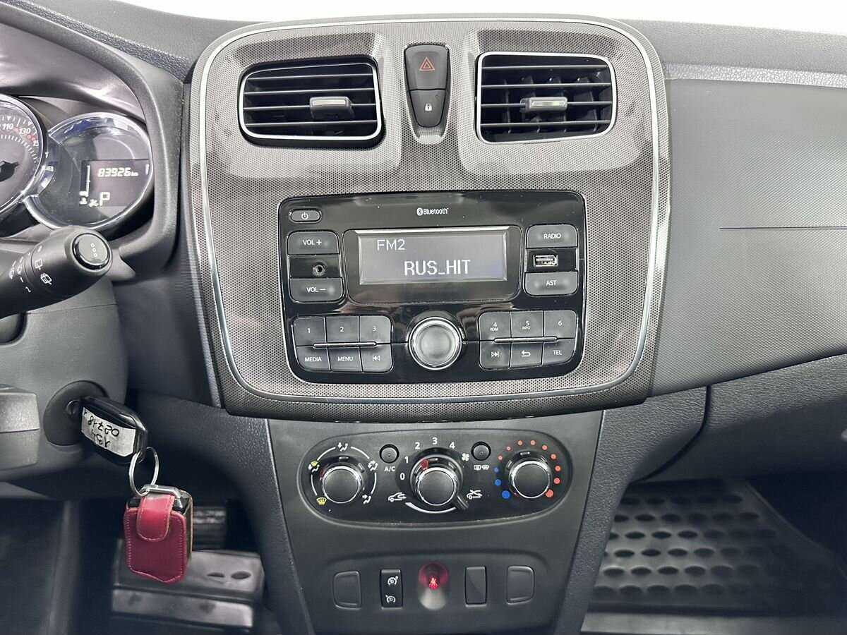 Renault Sandero с пробегом — 2019 год. Фото: #11