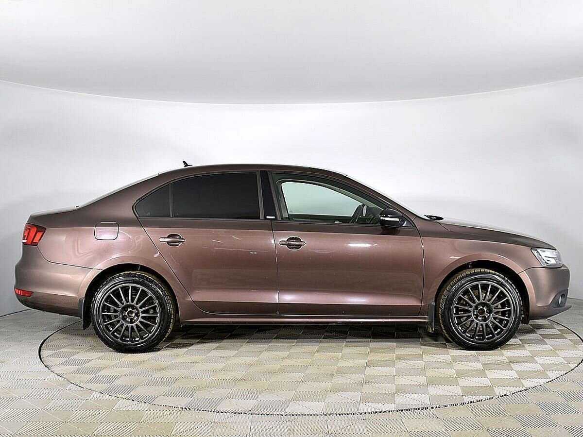 Volkswagen Jetta с пробегом — 2014 год. Фото: #3