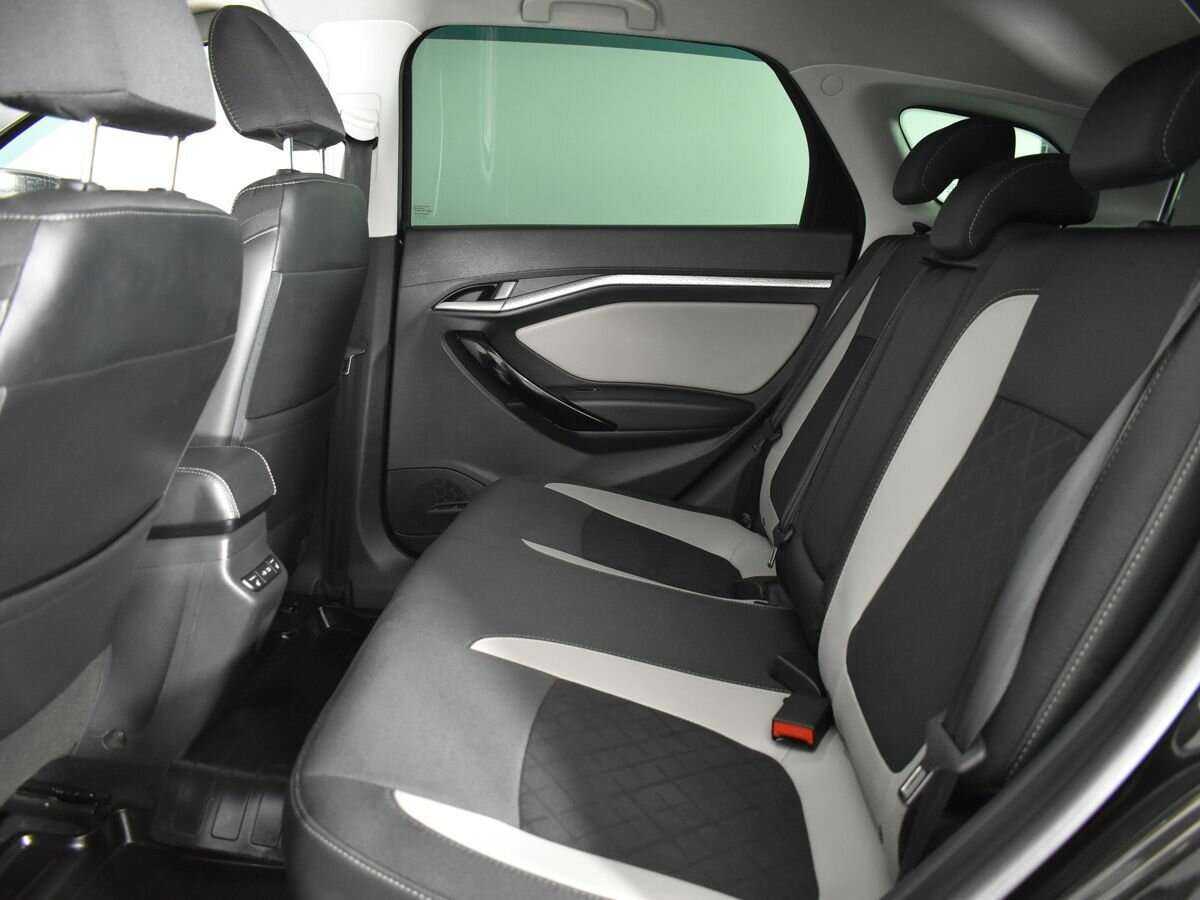 Lada (ВАЗ) Vesta с пробегом — 2019 год. Фото: #14