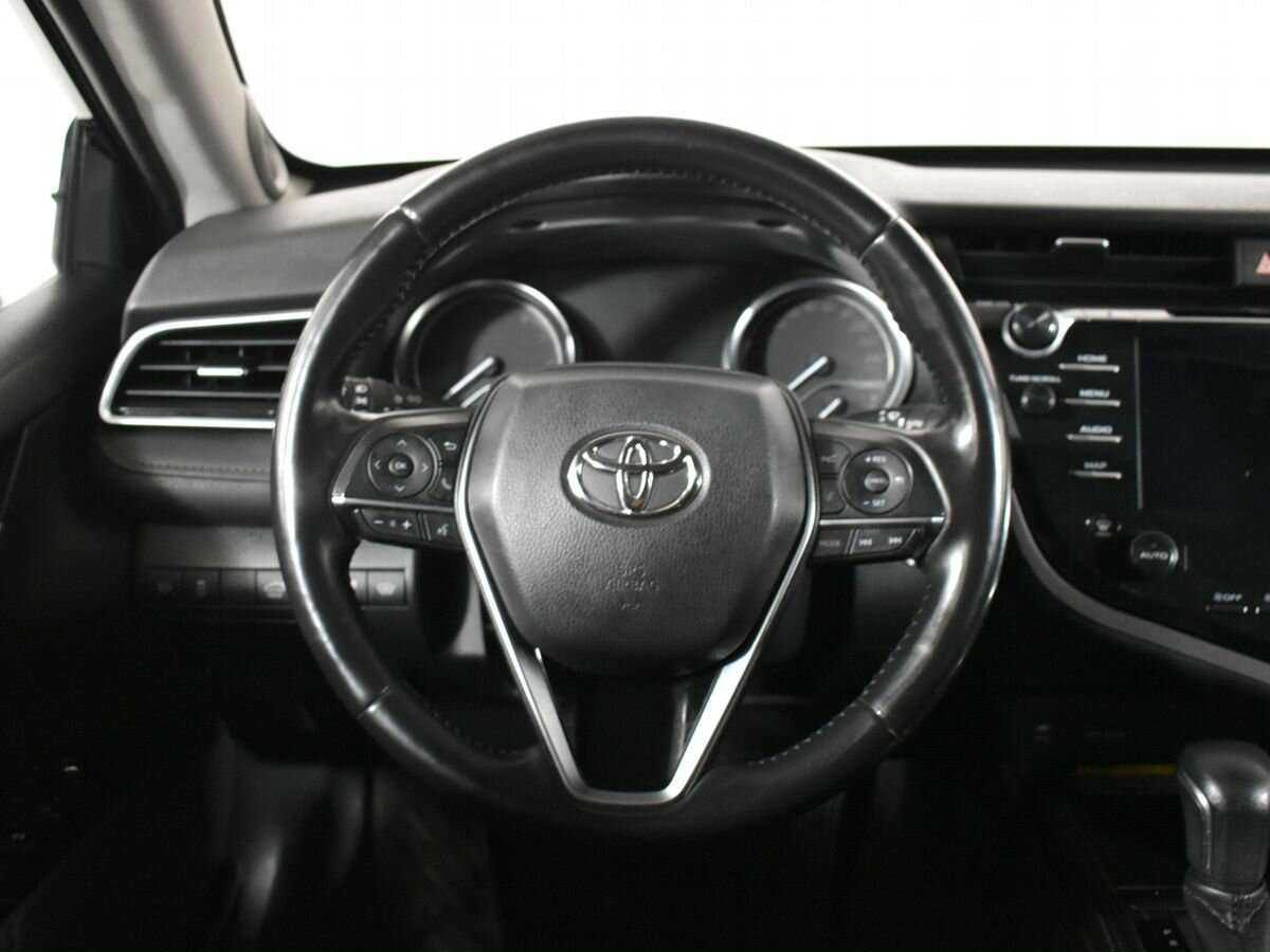 Toyota Camry с пробегом — 2020 год. Фото: #10