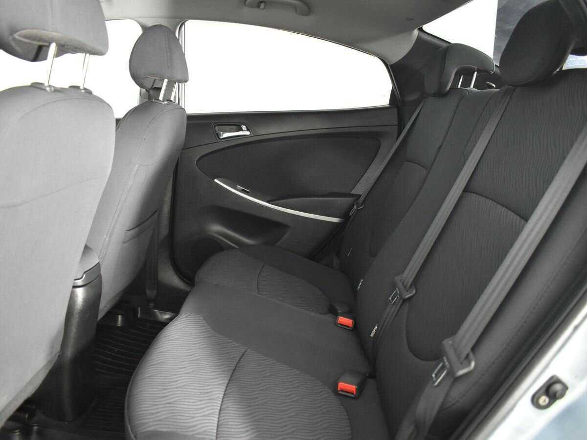 Hyundai Solaris с пробегом — 2012 год. Фото: #13