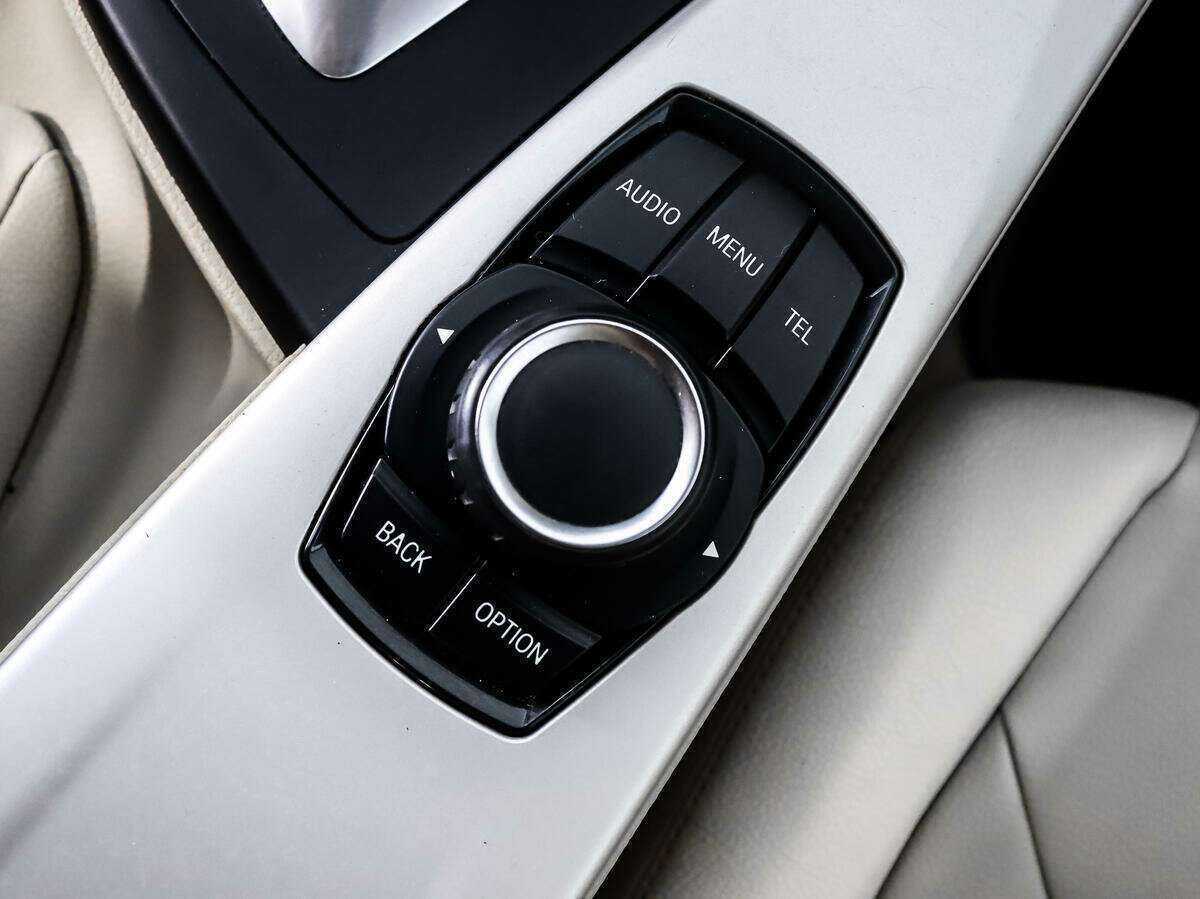 BMW 3 серии с пробегом — 2013 год. Фото: #10