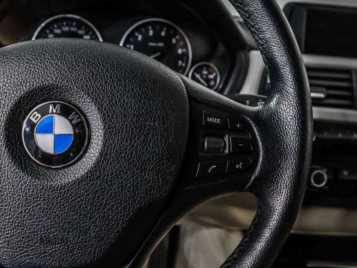 BMW 3 серии с пробегом — 2013 год. Фото: #11