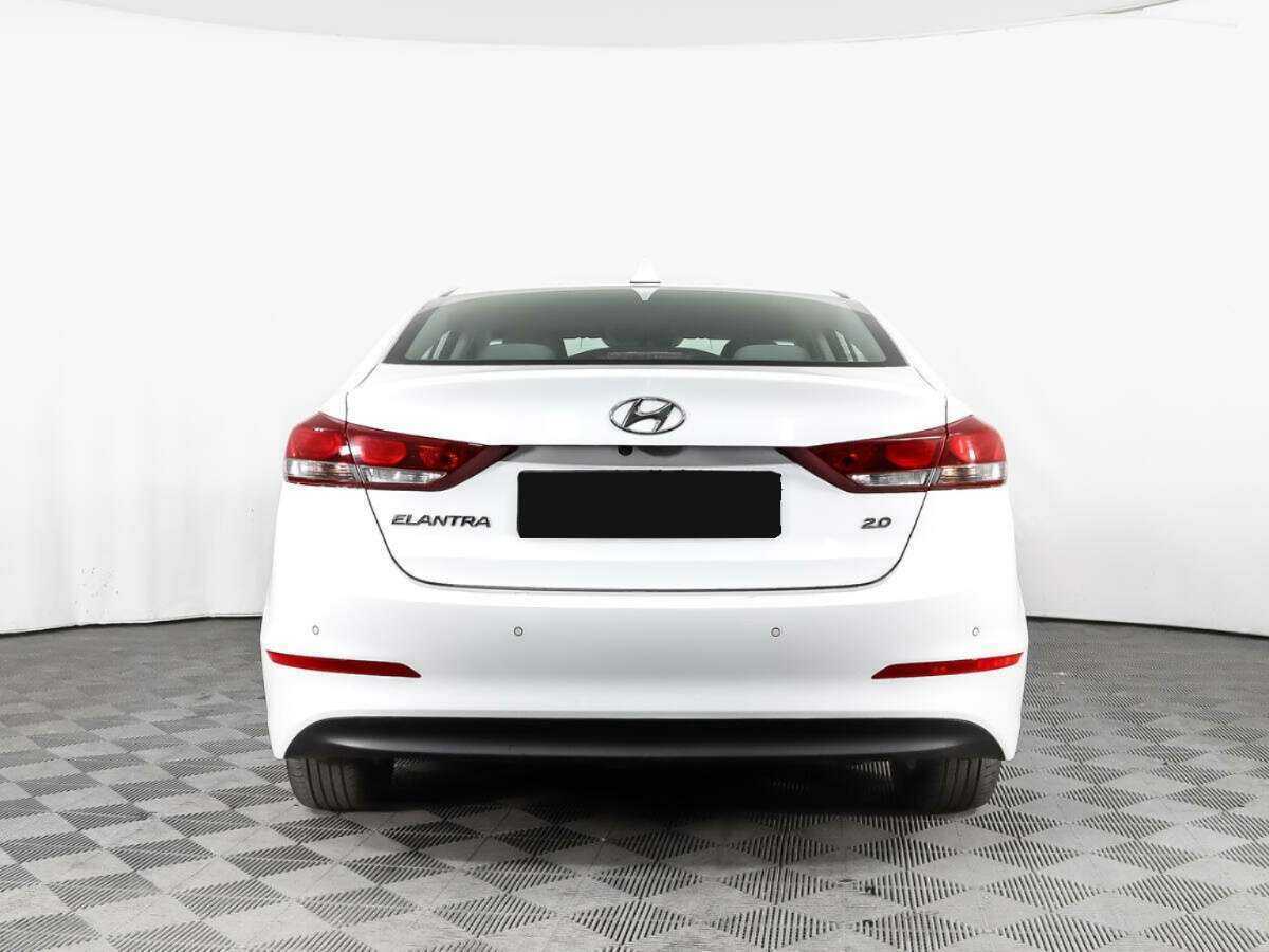 Hyundai Elantra с пробегом — 2017 год. Фото: #5