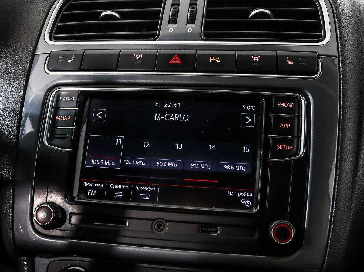 Volkswagen Polo с пробегом — 2018 год. Фото: #12