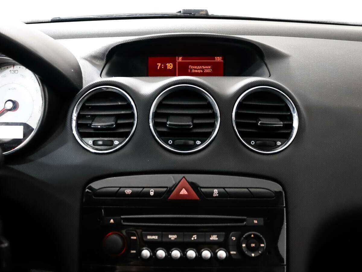 Peugeot 408 с пробегом — 2014 год. Фото: #12