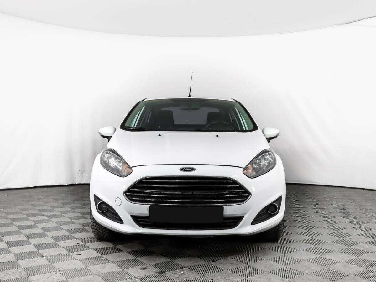 Ford Fiesta с пробегом — 2015 год. Фото: #1