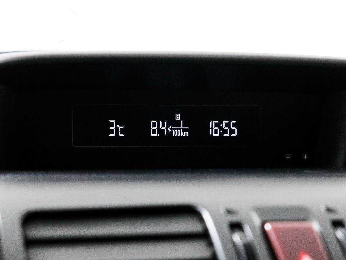 Subaru Impreza с пробегом — 2012 год. Фото: #12