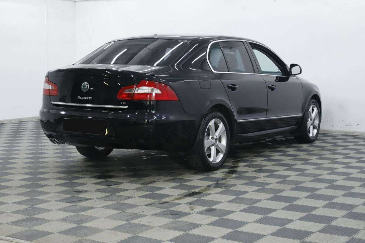 Skoda Superb с пробегом — 2013 год. Фото: #2