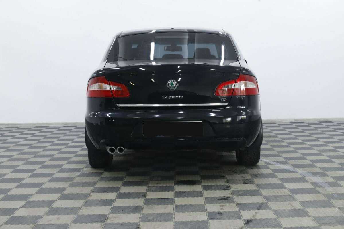 Skoda Superb с пробегом — 2013 год. Фото: #4