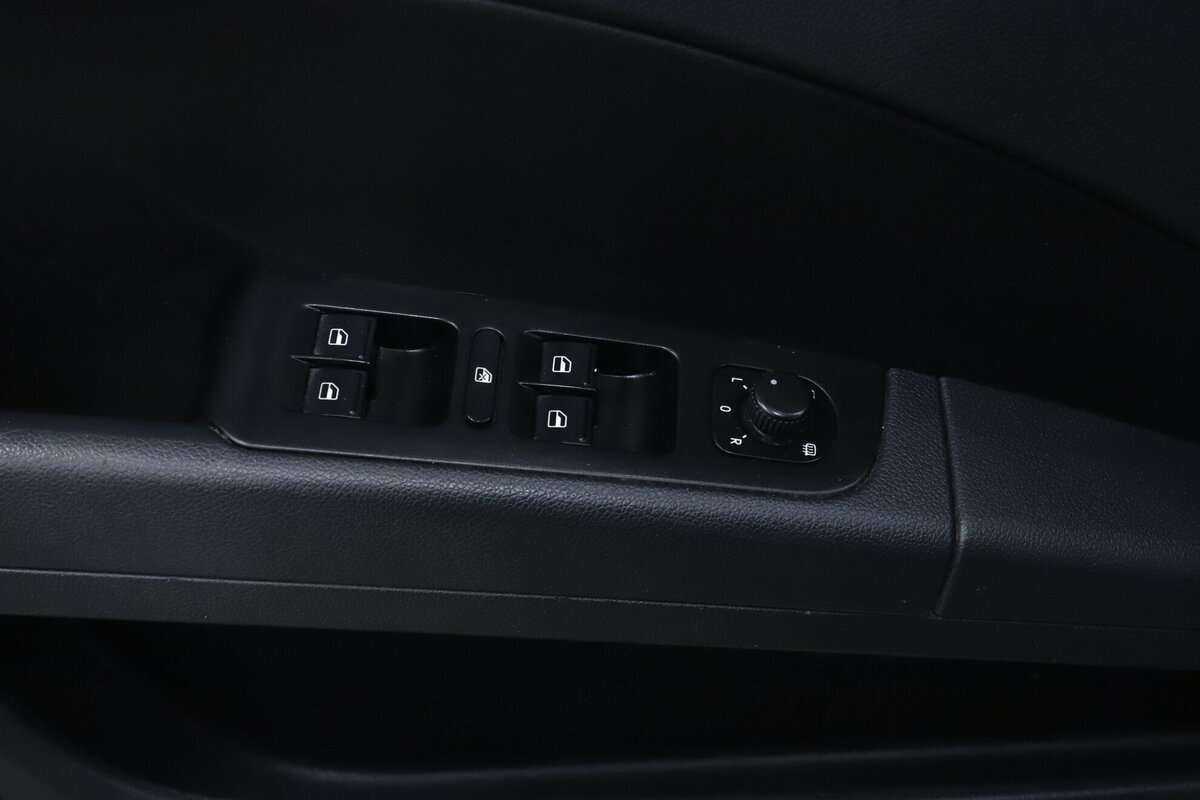 Skoda Superb с пробегом — 2013 год. Фото: #10