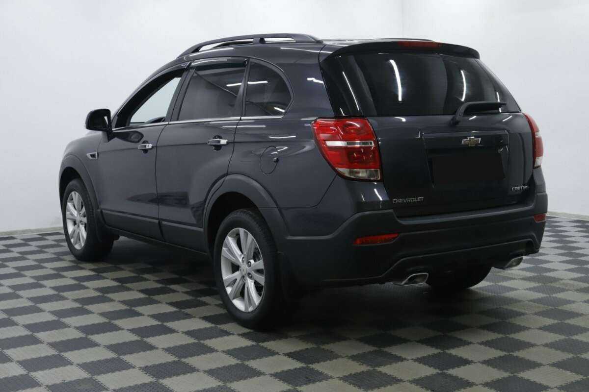 Chevrolet Captiva с пробегом — 2015 год. Фото: #1