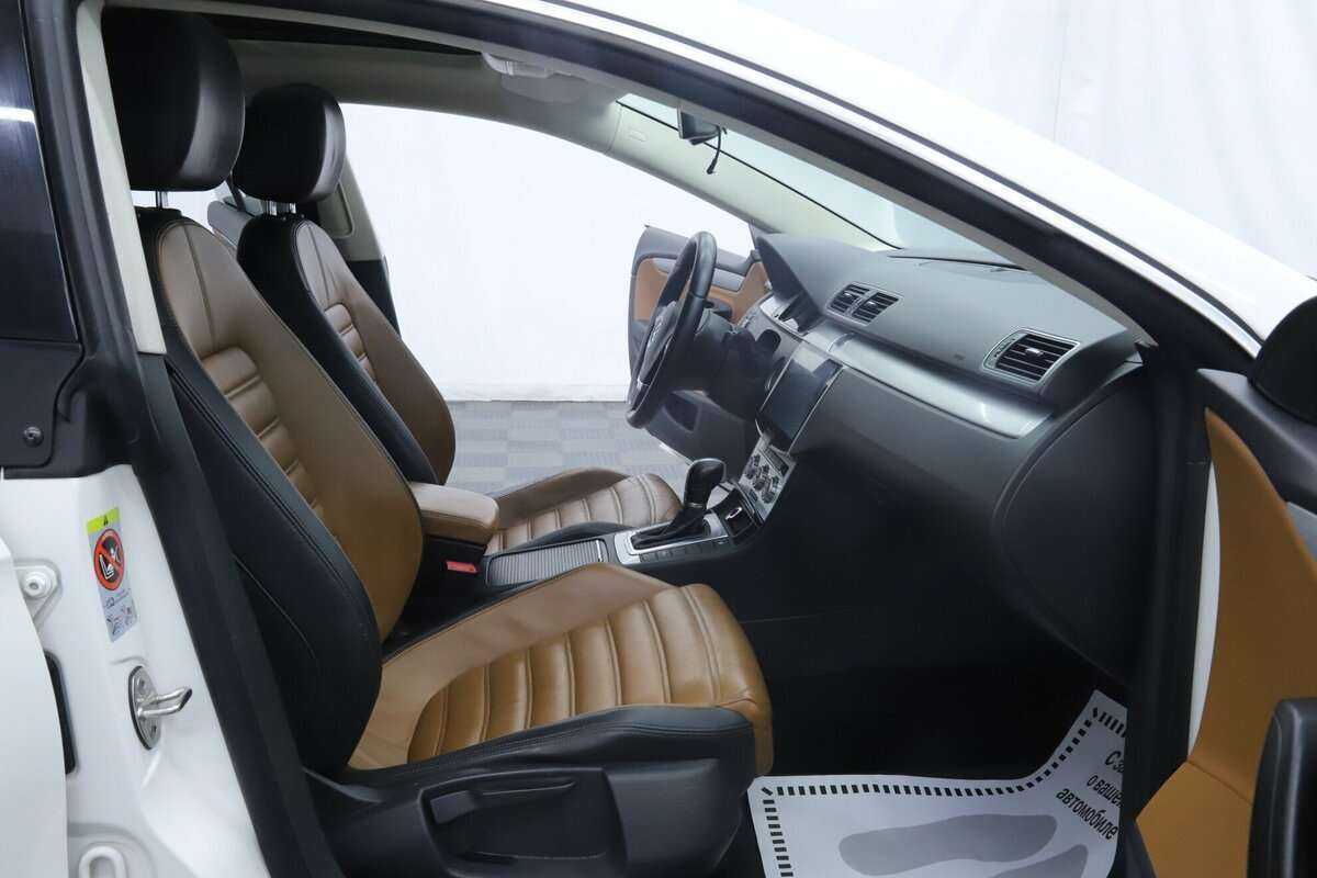 Volkswagen Passat CC с пробегом — 2013 год. Фото: #13