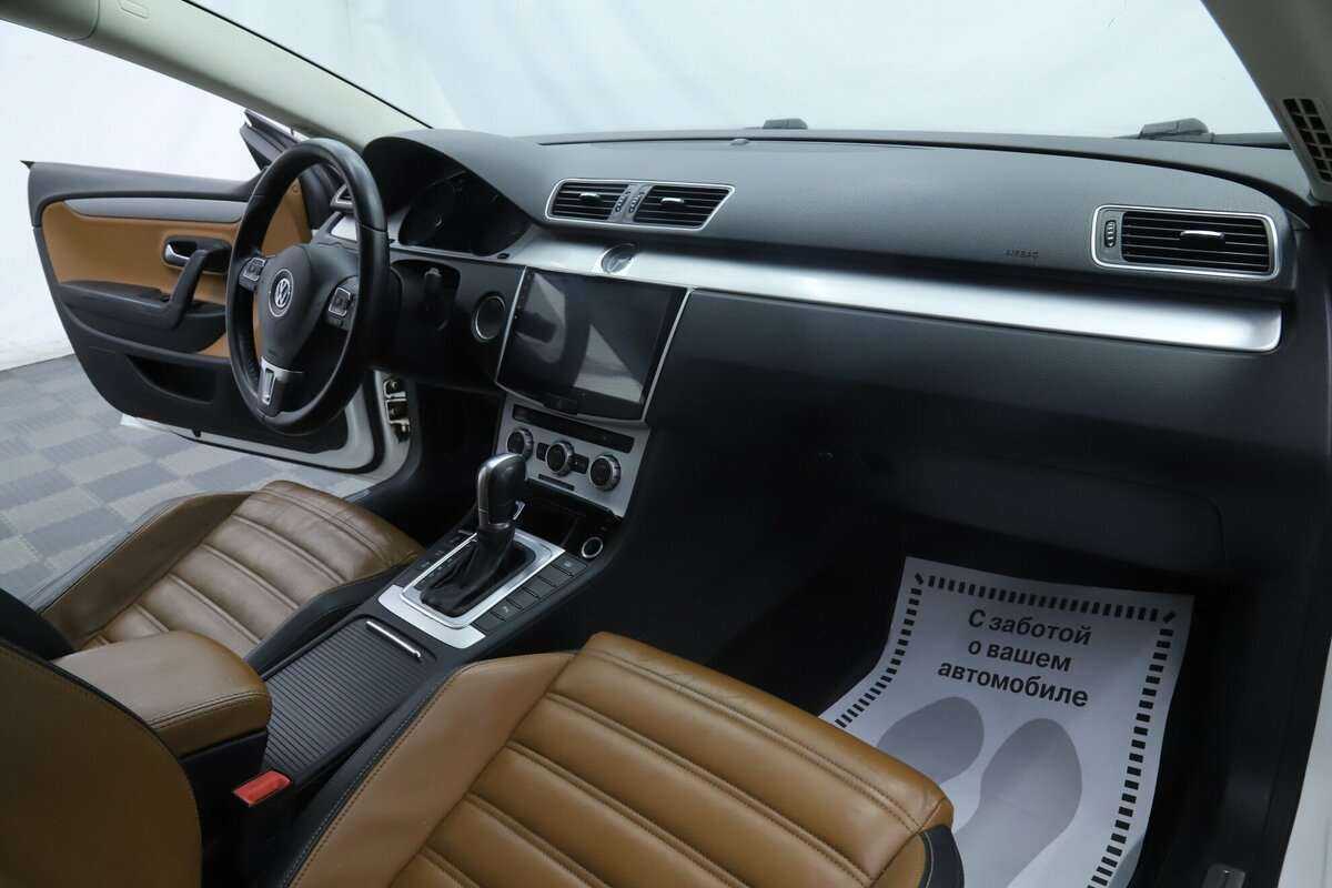 Volkswagen Passat CC с пробегом — 2013 год. Фото: #14