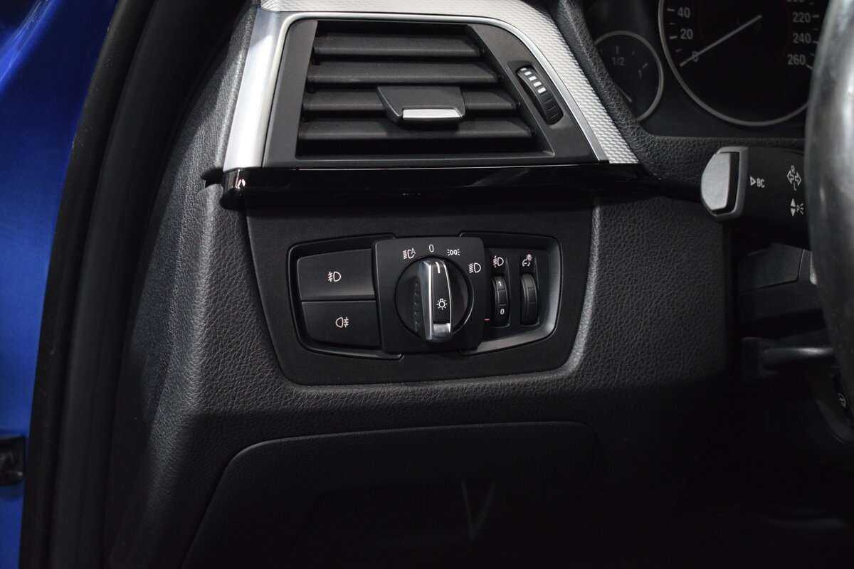 BMW 3 серии с пробегом — 2018 год. Фото: #11