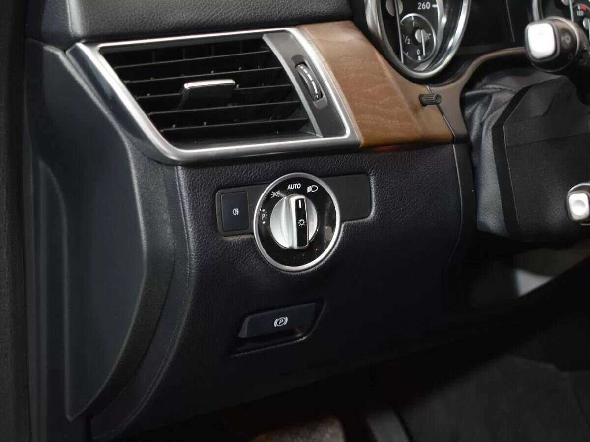 Mercedes-Benz M-Класс с пробегом — 2014 год. Фото: #16