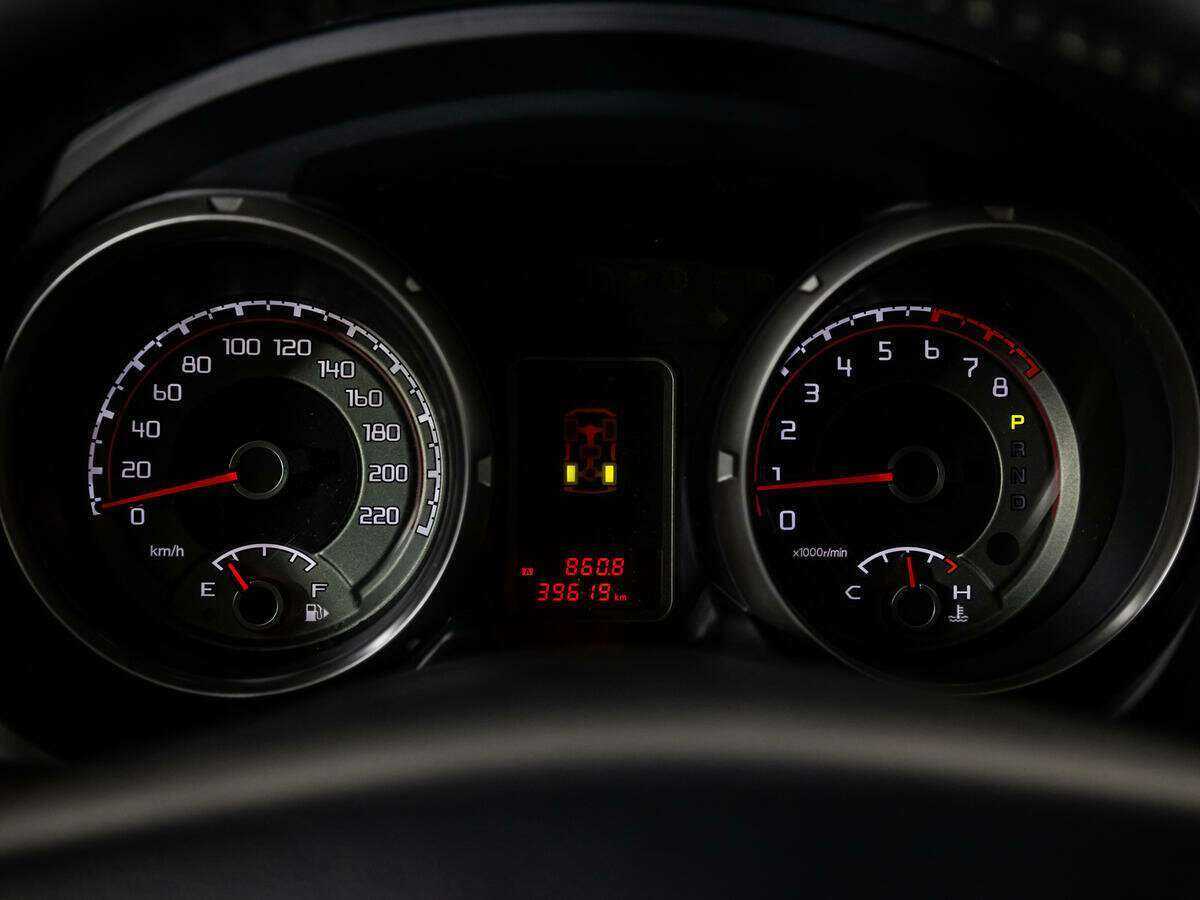 Mitsubishi Pajero с пробегом — 2015 год. Фото: #11