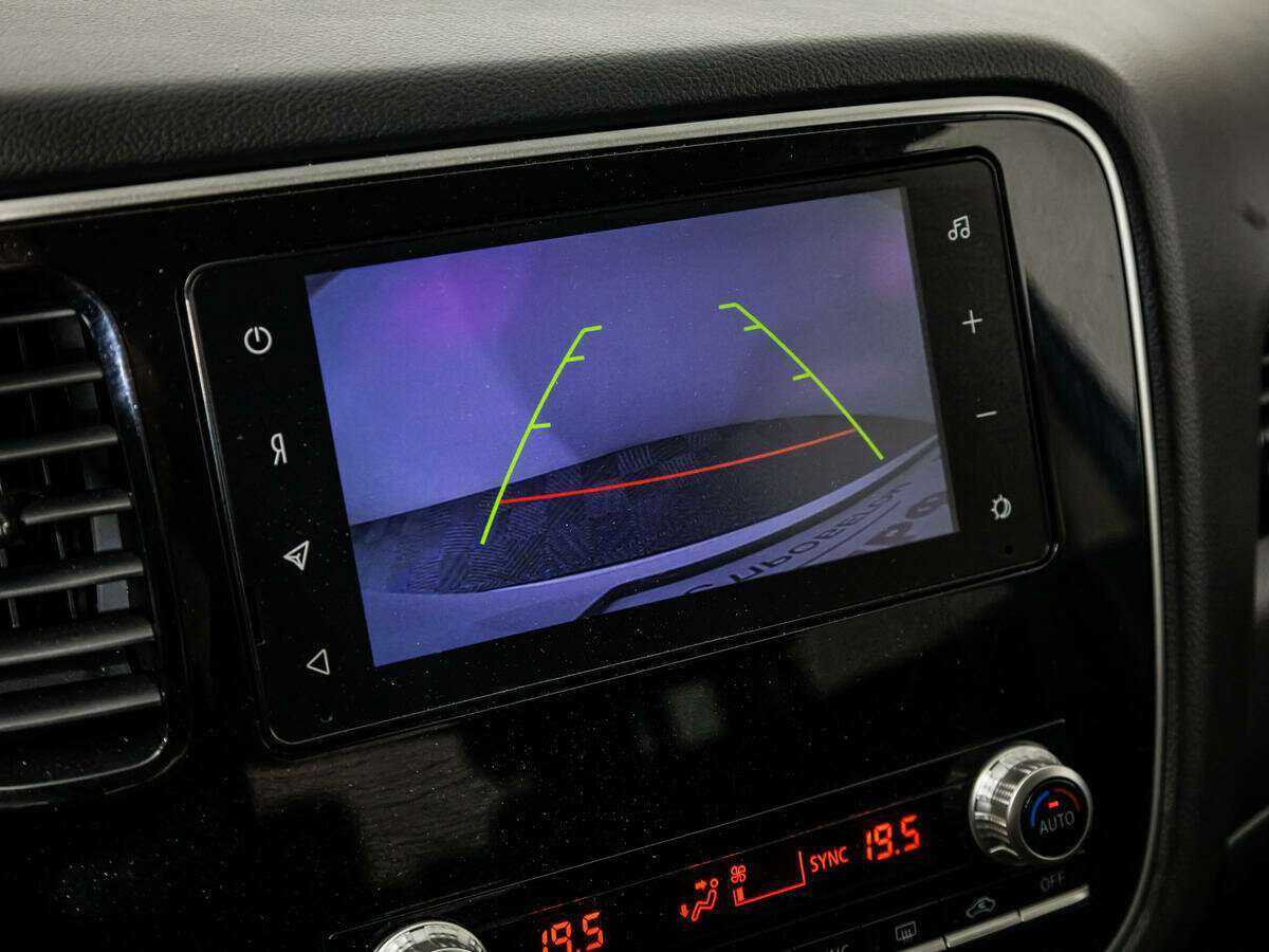 Mitsubishi Outlander с пробегом — 2021 год. Фото: #13