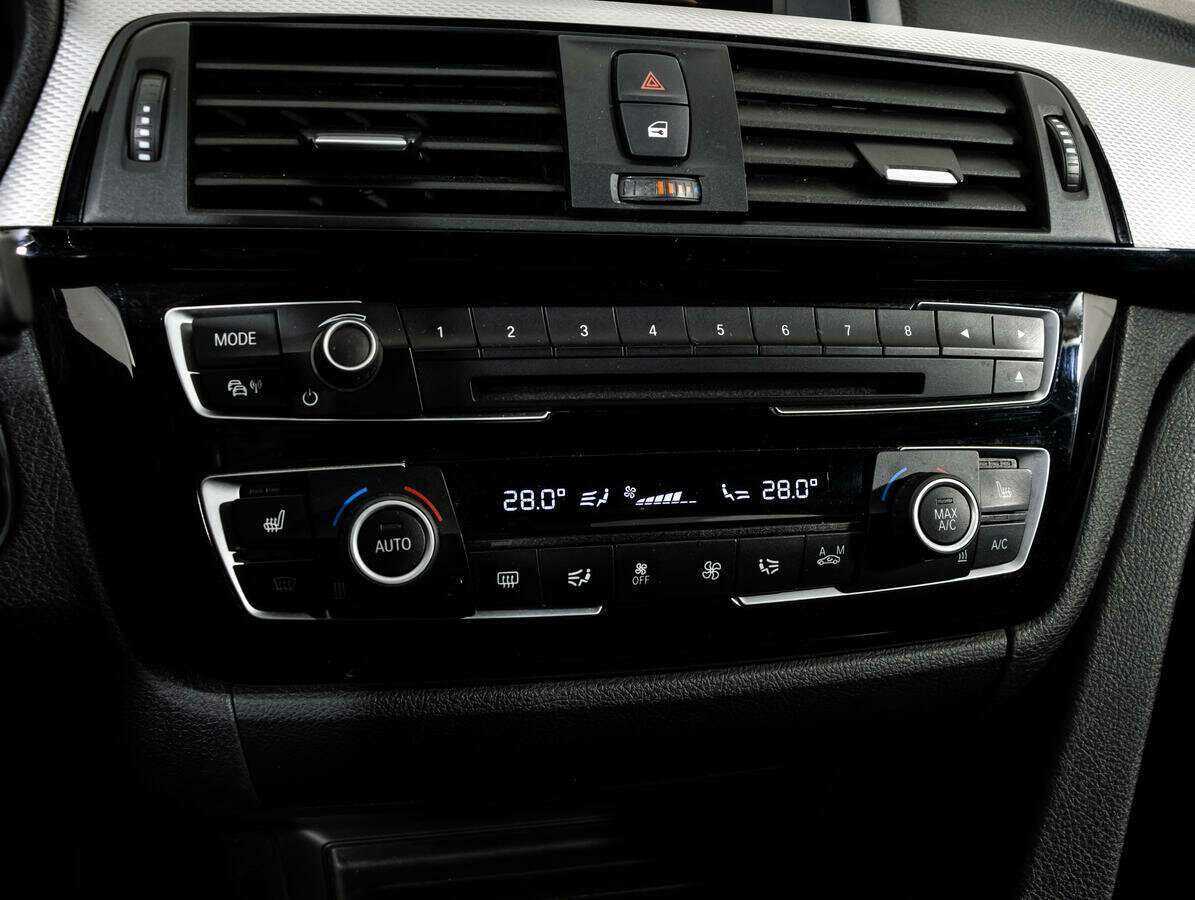 BMW 3 серии с пробегом — 2017 год. Фото: #14