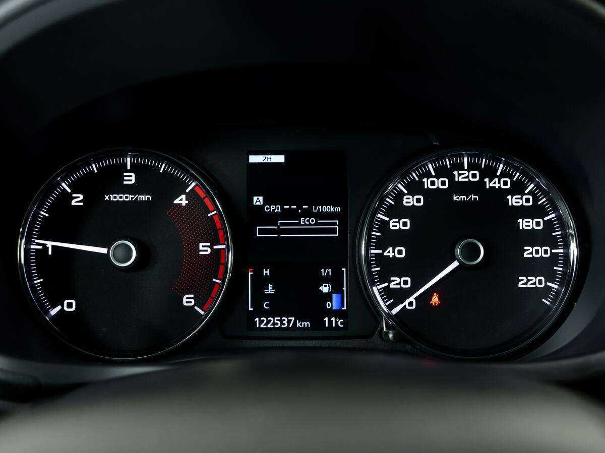 Mitsubishi Pajero Sport с пробегом — 2018 год. Фото: #17