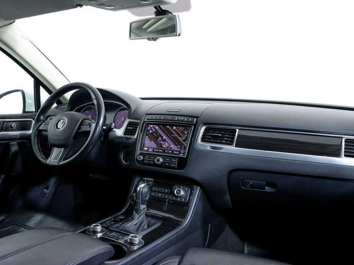 Volkswagen Touareg с пробегом — 2016 год. Фото: #6