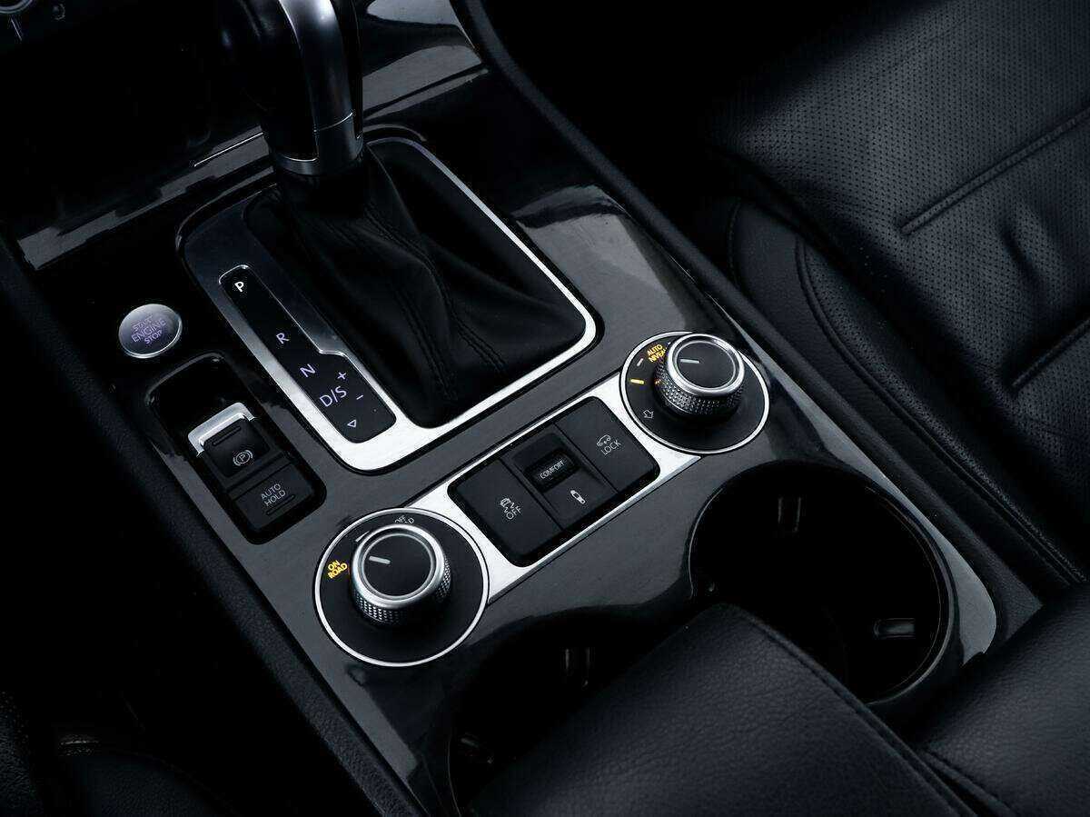 Volkswagen Touareg с пробегом — 2016 год. Фото: #14