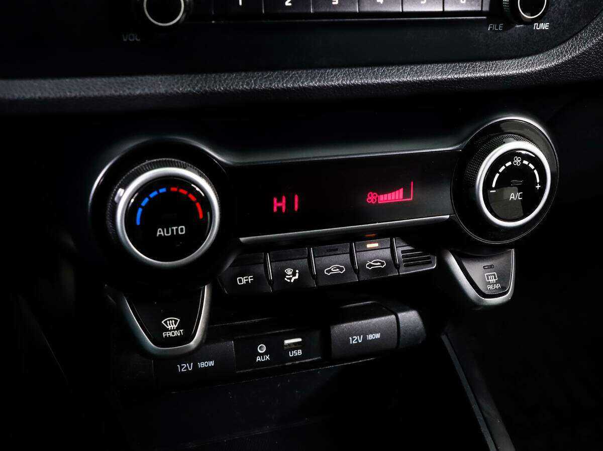 Kia Rio с пробегом — 2019 год. Фото: #11