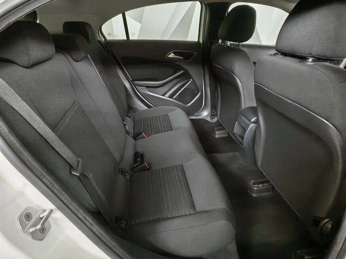 Mercedes-Benz A-Класс с пробегом — 2014 год. Фото: #11