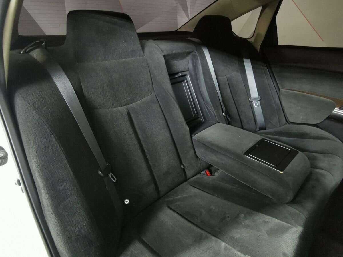 Nissan Teana с пробегом — 2012 год. Фото: #12