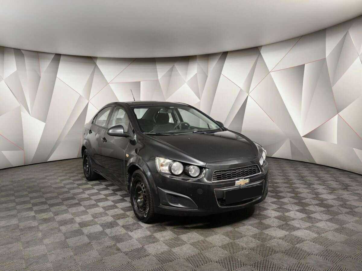Chevrolet Aveo с пробегом — 2012 год. Фото: #2