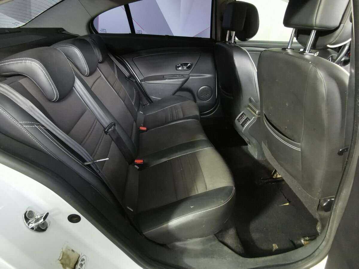 Renault Fluence с пробегом — 2012 год. Фото: #11