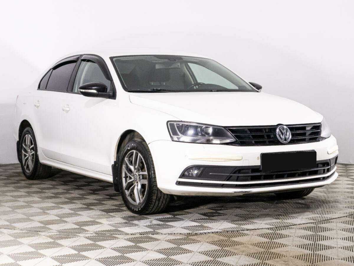 Volkswagen Jetta с пробегом — 2015 год. Фото: #2