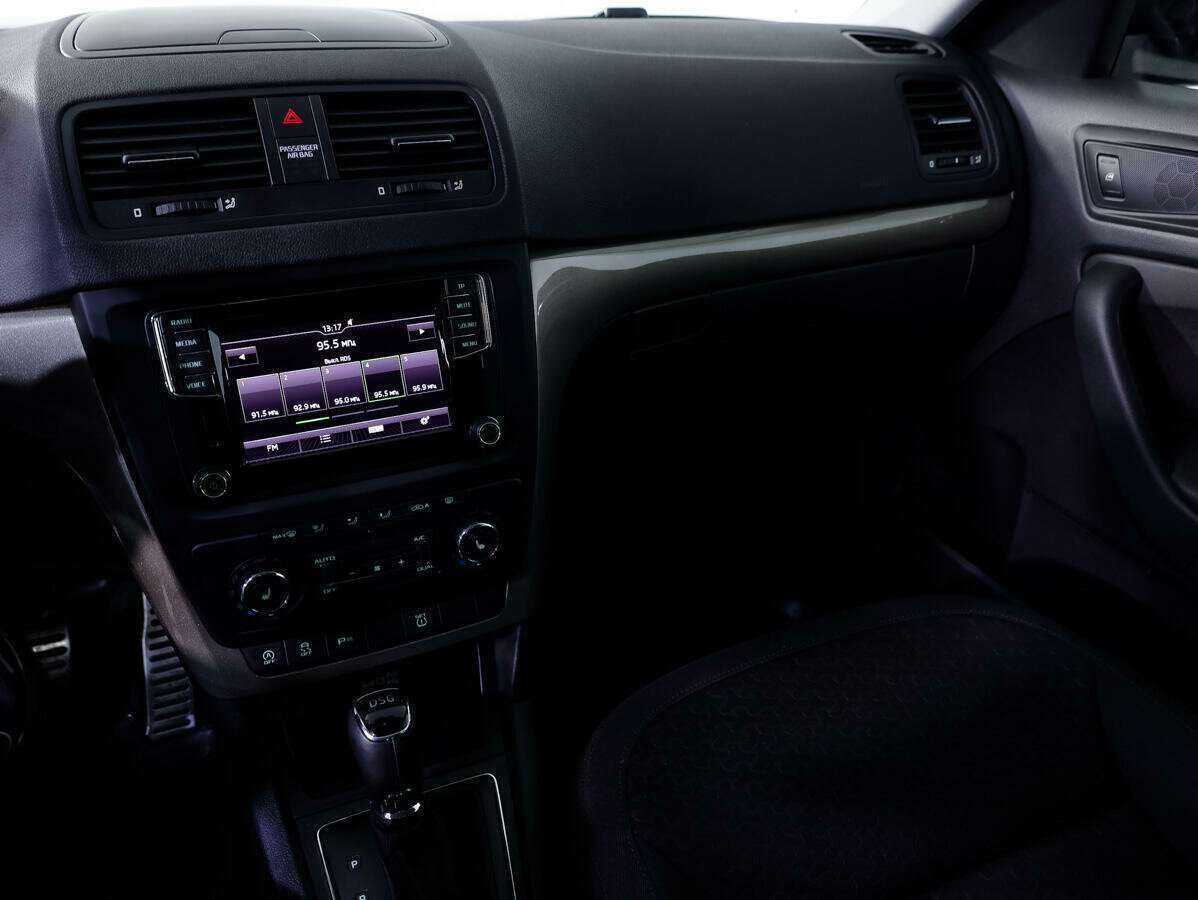 Skoda Yeti с пробегом — 2015 год. Фото: #12