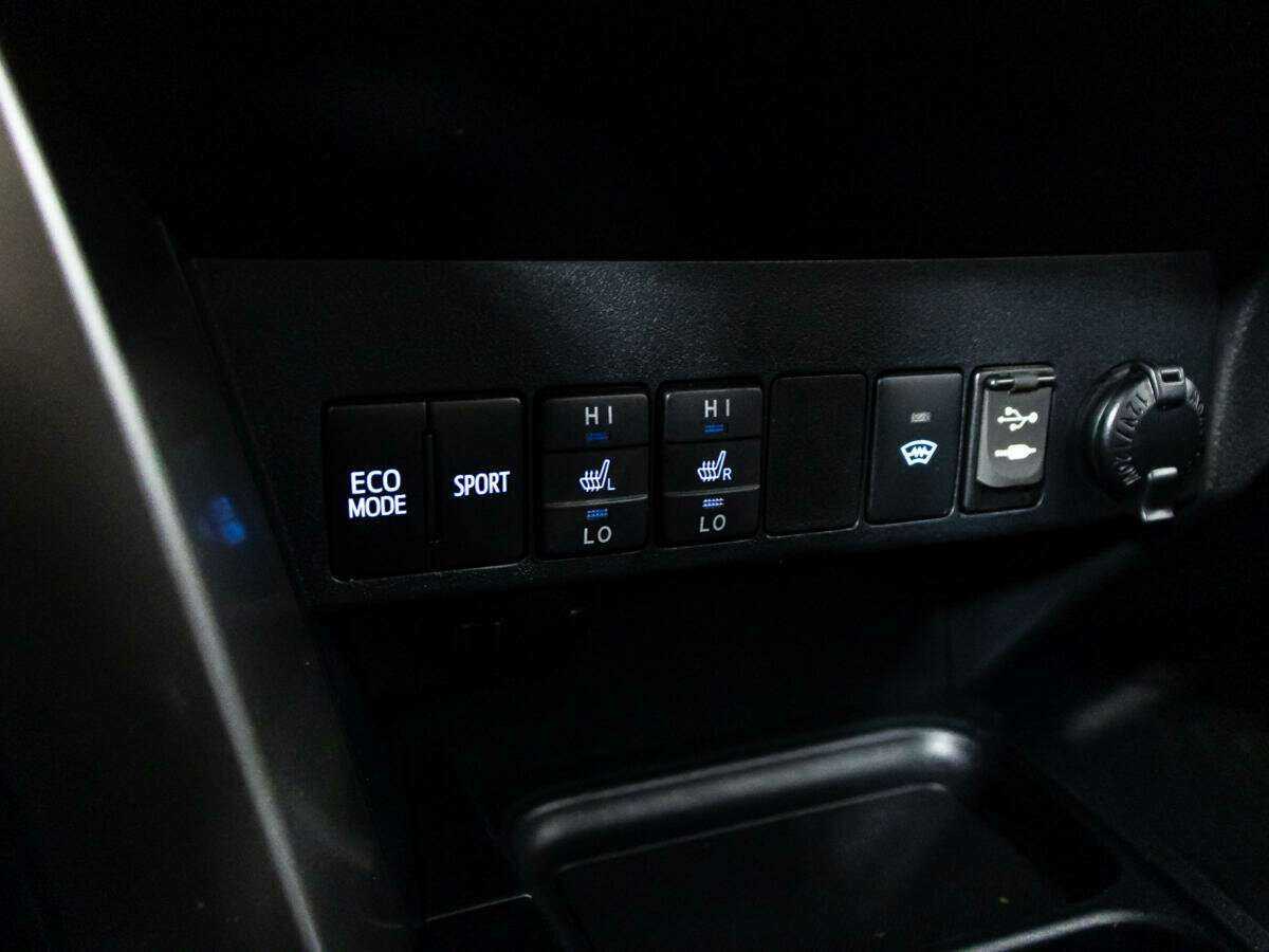 Toyota RAV4 с пробегом — 2017 год. Фото: #21